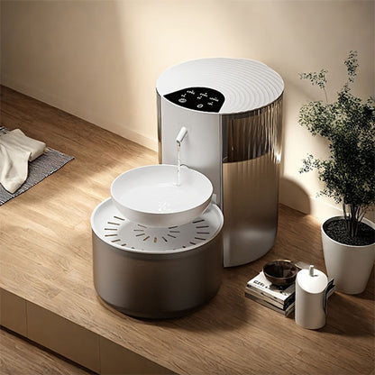 Fontaine a eau chat SmartPetWaterDispenser sur bois.